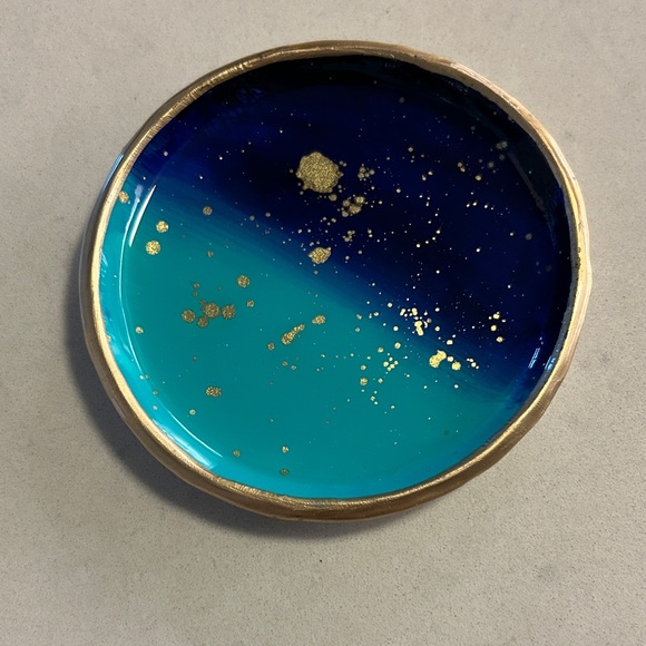 One of a kind custom-made plate can be used for jewellery or coaster or wall - Picture 2 of 5